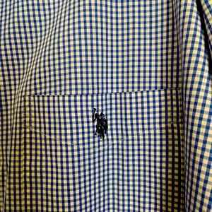 Button down Polo shirt sleeve